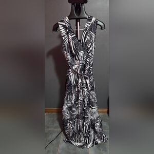 Suzy Shier Monochrome Leaf Pattern Midi Dress